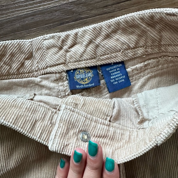 Vintage Gap Tan corduroy skirt - Picture 2 of 3